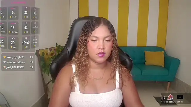 Snapshot of Cristal_War chatting on November 21, 11:03 pm Cristal War online show from November 21, 11:03 pm