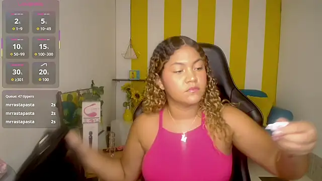 Snapshot of Cristal_War chatting on November 27, 11:18 pm Cristal War online show from November 27, 11:18 pm