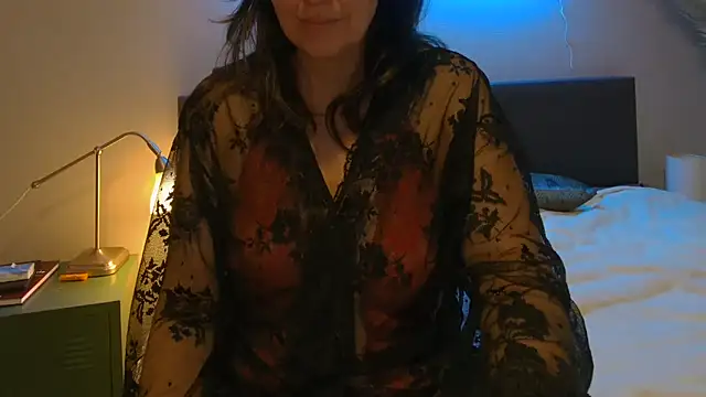 Ella Next Door online show from February 9, 9:06 pm