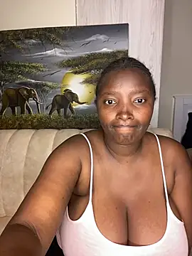 Snapshot of Naughty-sonia2 chatting on February 5, 5:20 pm Naughty-sonia2 online show from February 5, 5:20 pm