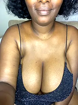 Snapshot of Naughty-sonia2 chatting on November 20, 10:31 pm Naughty-sonia2 online show from November 20, 10:31 pm