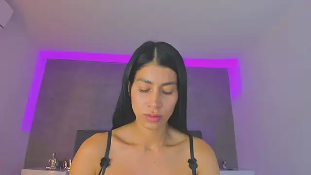 jasminehill  online show from February 22, 8:31 pm