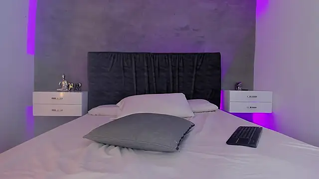 jasminehill  online show from March 14, 3:25 pm