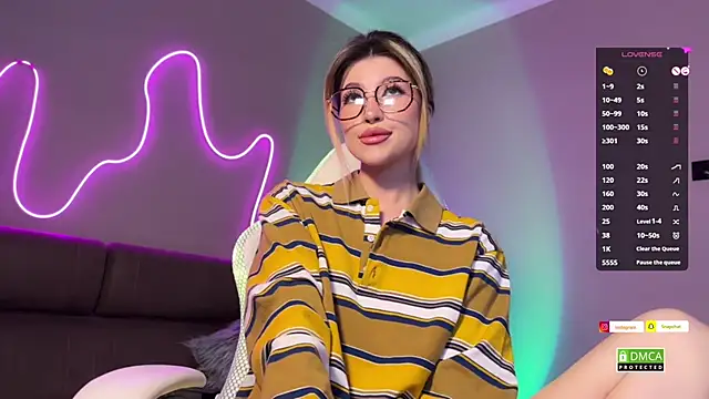 ellie miu online show from December 20, 4:46 pm