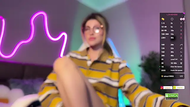 ellie miu online show from December 21, 6:23 pm