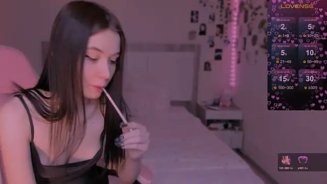 CoddleWeeper  online show from December 16, 8:20 am