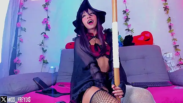 Snapshot of Miss_freydis chatting on February 10, 4:08 am Miss freydis online show from February 10, 4:08 am