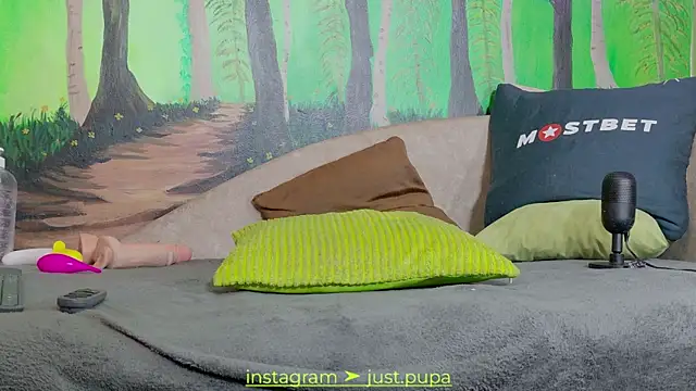 Snapshot of Pinkypupa-Love chatting on January 7, 10:19 pm Pinkypupa-Love online show from January 7, 10:19 pm