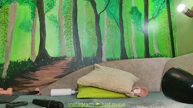 Snapshot of Pinkypupa-Love chatting on March 9, 6:43 pm Pinkypupa-Love online show from March 9, 6:43 pm