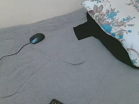 Snapshot of lella-0 chatting on February 10, 7:07 pm lella-0 online show from February 10, 7:07 pm