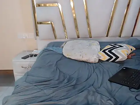 Snapshot of Ninna_bellah chatting on December 24, 7:00 pm Ninna bellah online show from December 24, 7:00 pm