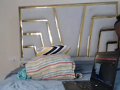 Snapshot of Ninna_bellah chatting on February 18, 6:58 pm Ninna bellah online show from February 18, 6:58 pm