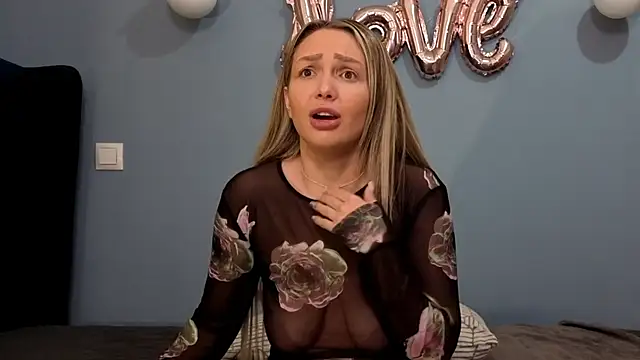 AnnaMaee online show from February 28, 3:26 am