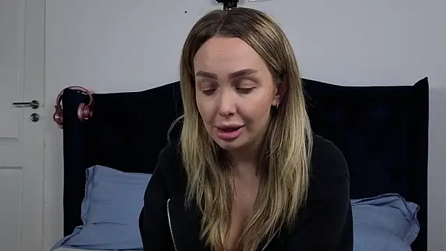 AnnaMaee online show from November 19, 8:31 pm