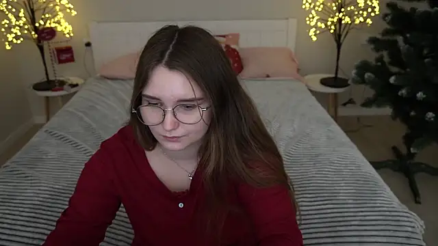 MagicPeachh  online show from December 20, 8:23 pm