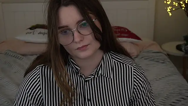 MagicPeachh  online show from December 24, 7:55 pm