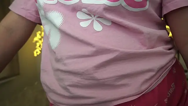 MagicPeachh  online show from February 28, 1:03 pm