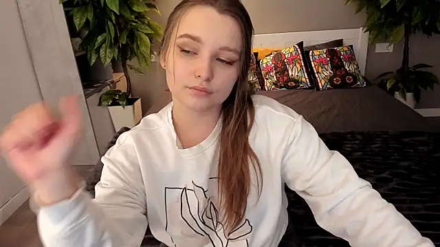 MagicPeachh  online show from October 9, 12:47 pm