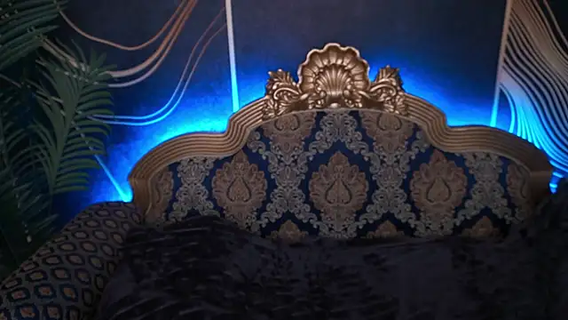 MagicPeachh  online show from November 4, 6:56 am