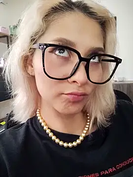 Snapshot of Ramona_Flower chatting on September 28, 9:09 pm Ramona Flower online show from September 28, 9:09 pm