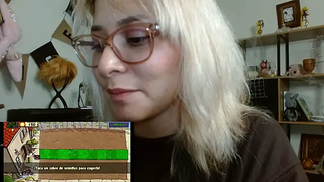 Snapshot of Ramona_Flower chatting on November 3, 11:04 pm Ramona Flower online show from November 3, 11:04 pm