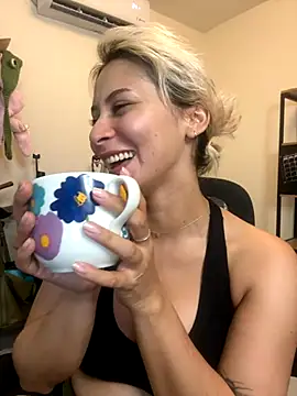 Snapshot of Ramona_Flower chatting on November 8, 2:12 am Ramona Flower online show from November 8, 2:12 am