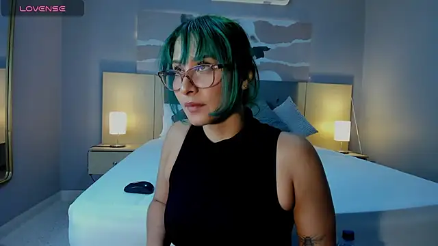 Snapshot of Ramona_Flower chatting on November 21, 2:10 am Ramona Flower online show from November 21, 2:10 am