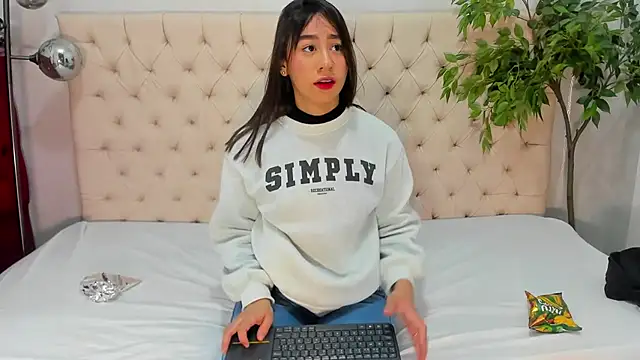 Snapshot of Victoria_Coleman chatting on January 25, 11:44 am Victoria Coleman online show from January 25, 11:44 am