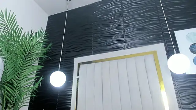 Snapshot of Victoria_Coleman chatting on February 6, 6:24 pm Victoria Coleman online show from February 6, 6:24 pm