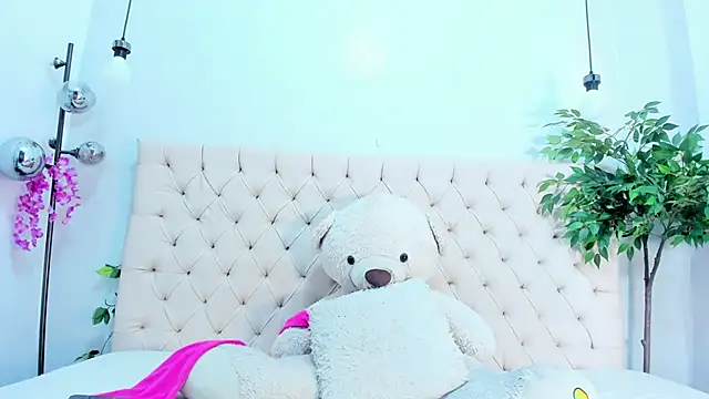 Snapshot of Victoria_Coleman chatting on November 24, 7:13 pm Victoria Coleman online show from November 24, 7:13 pm