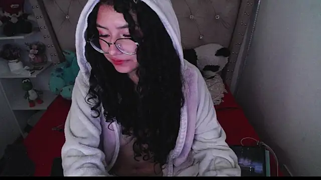 CherieCurl online show from December 4, 4:00 am