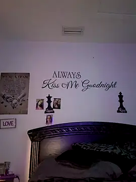 DeeLight124 online show from October 6, 6:00 am