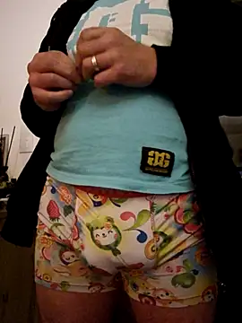 justepourvousbb online show from December 25, 9:54 pm