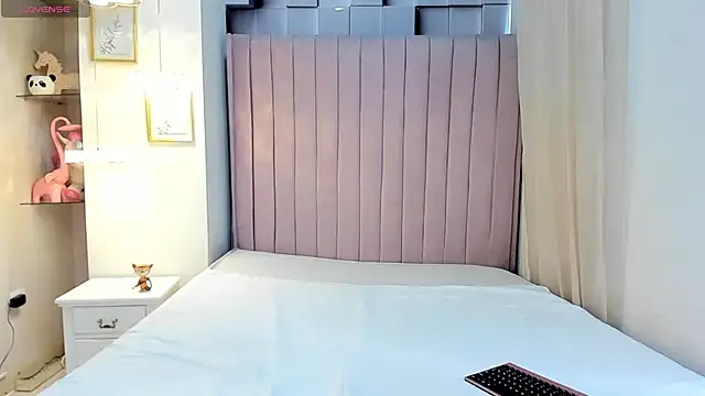 LisbethMoore  online show from December 10, 12:38 pm