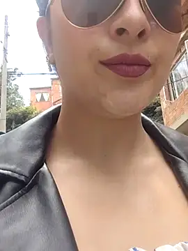 LisbethMoore  online show from September 25, 3:05 pm