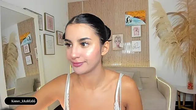 Kimm khalifa online show from January 24, 8:00 pm