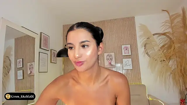 Kimm khalifa online show from February 2, 8:08 pm