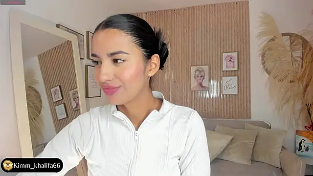 Kimm khalifa online show from March 10, 9:40 pm