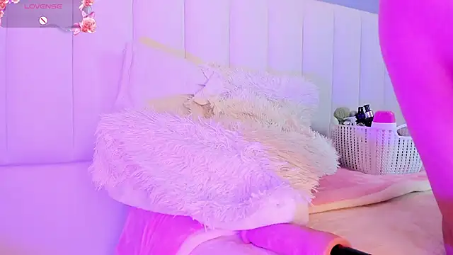 Sally  Walker online show from February 26, 1:32 am