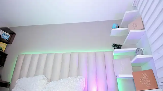 Sally  Walker online show from October 22, 3:07 am