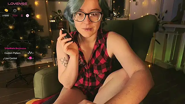 alisahug online show from December 6, 5:22 pm