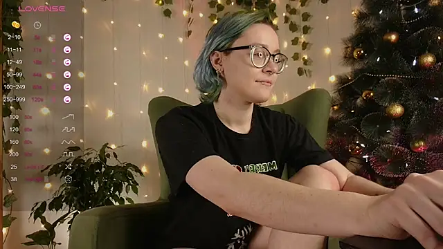 alisahug online show from December 19, 2:46 pm