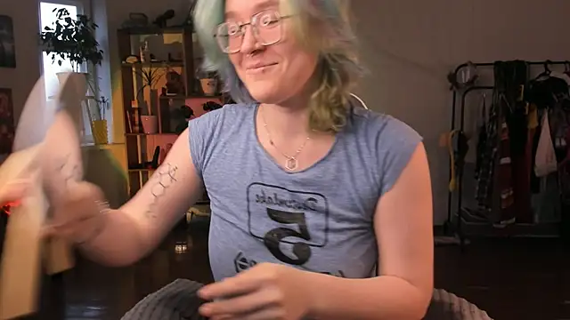 alisahug online show from September 30, 12:21 pm