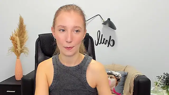 Snapshot of LolaWilsons chatting on January 30, 12:37 pm LolaWilsons online show from January 30, 12:37 pm