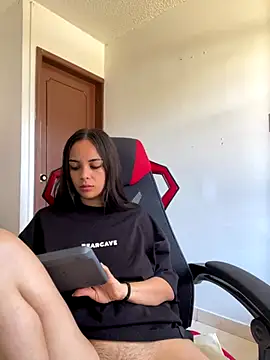 Snapshot of gabyaridi chatting on December 4, 1:42 pm gabyaridi online show from December 4, 1:42 pm