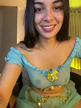 Snapshot of gabyaridi chatting on December 23, 12:57 am gabyaridi online show from December 23, 12:57 am