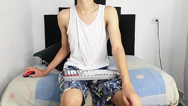 MarcoAlexLatino online show from March 19, 3:20 am