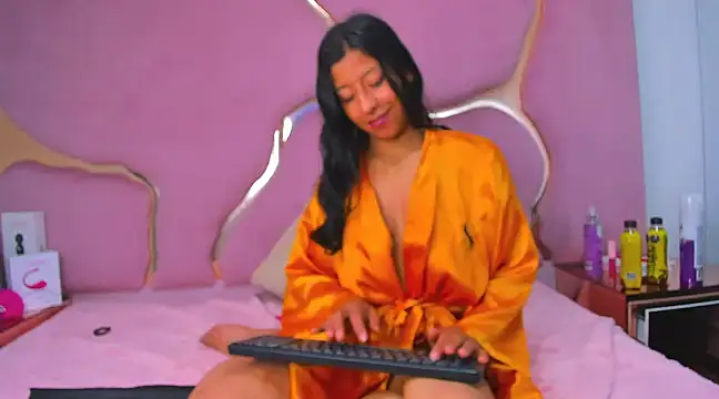 VaneLin18 online show from March 6, 8:52 am