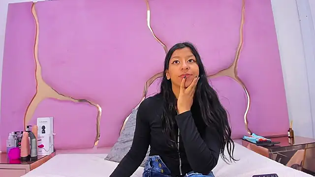 VaneLin18 online show from October 1, 11:11 pm