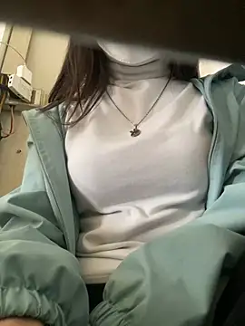 Tuongvy05 online show from January 14, 5:30 am